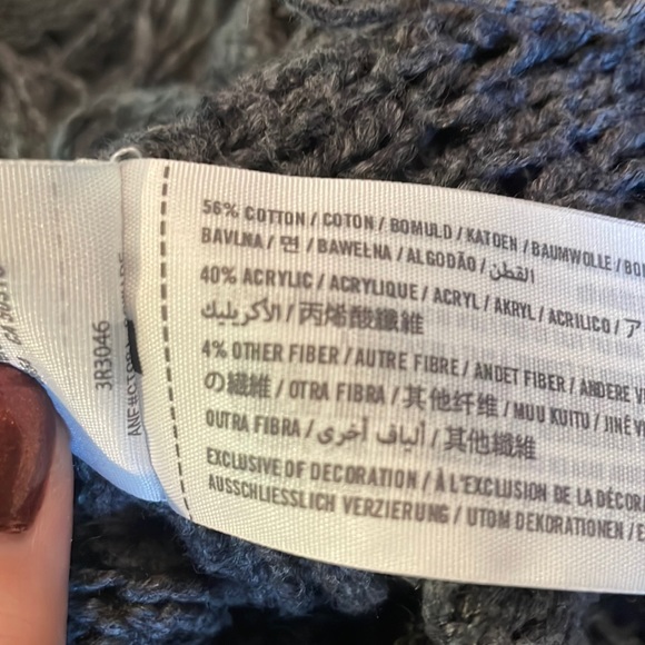 Hollister fringe Sweater - Picture 5 of 5